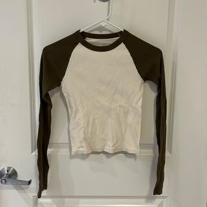 Brandy Melville Longsleeve Bella Top